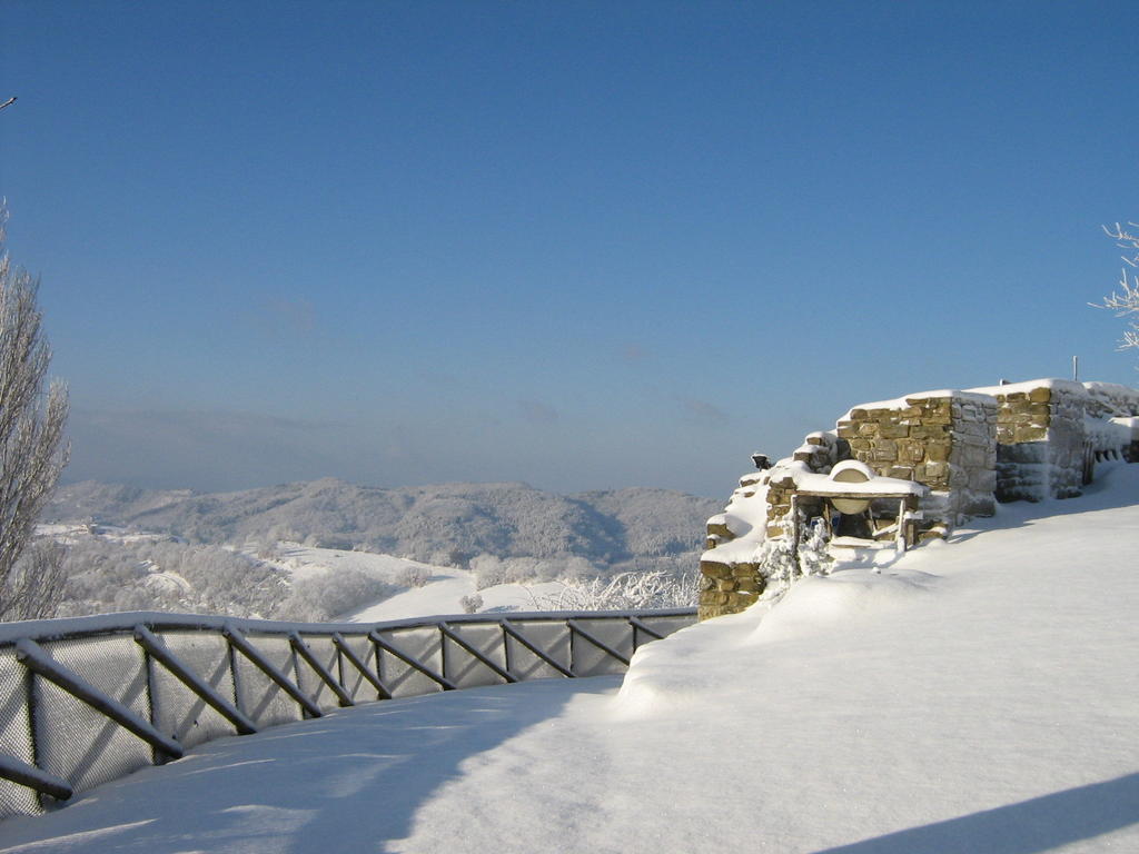 皮耶特拉伦加Agriturismo Borgo San Benedetto别墅 外观 照片
