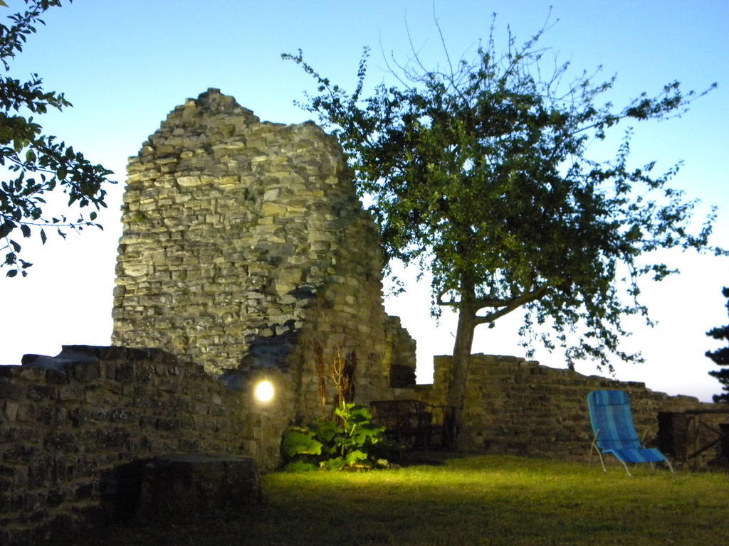皮耶特拉伦加Agriturismo Borgo San Benedetto别墅 外观 照片