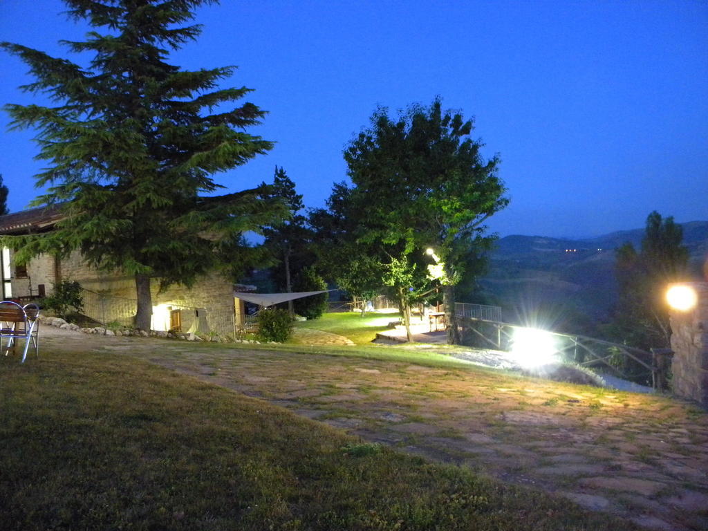 皮耶特拉伦加Agriturismo Borgo San Benedetto别墅 外观 照片